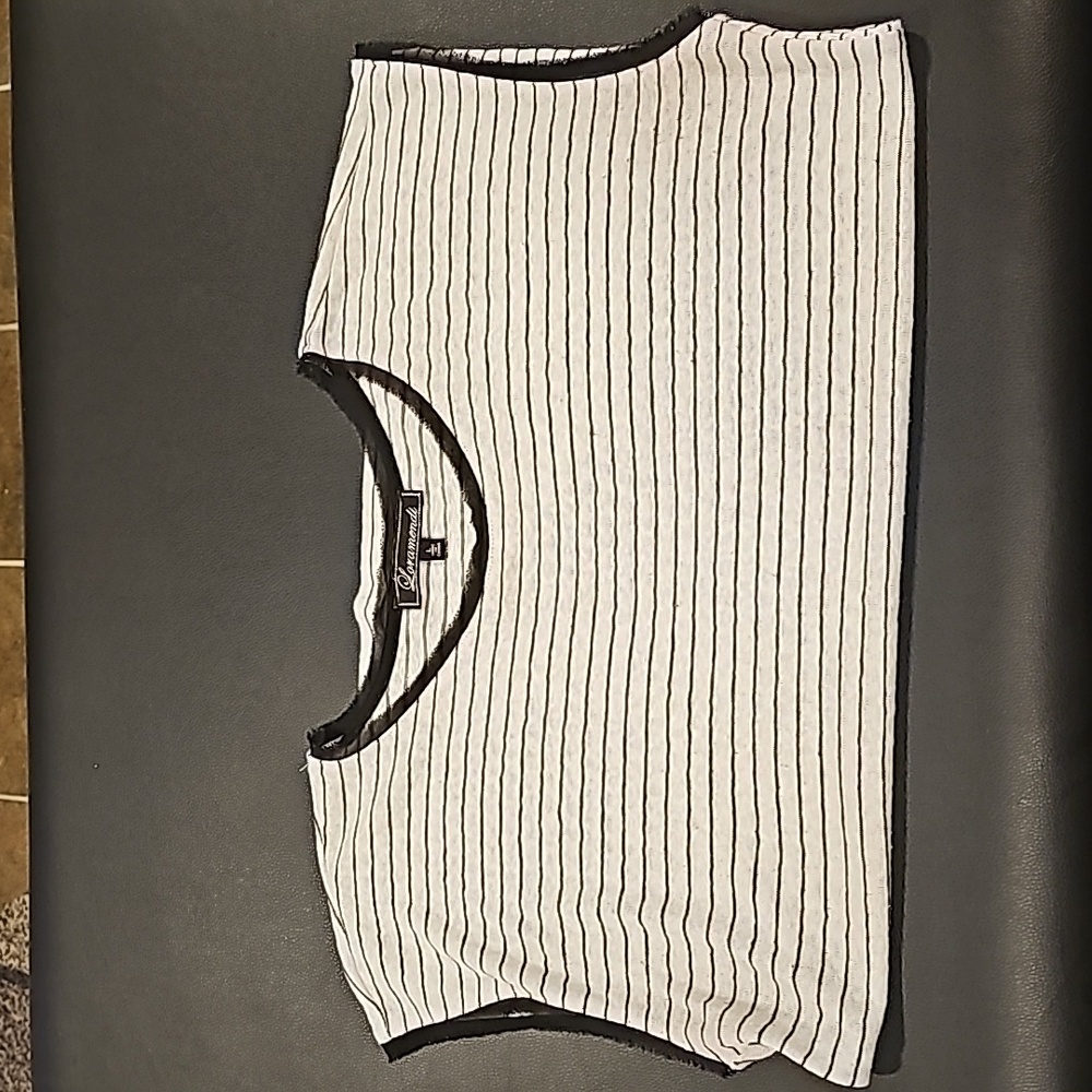 Ladies Large white and black top